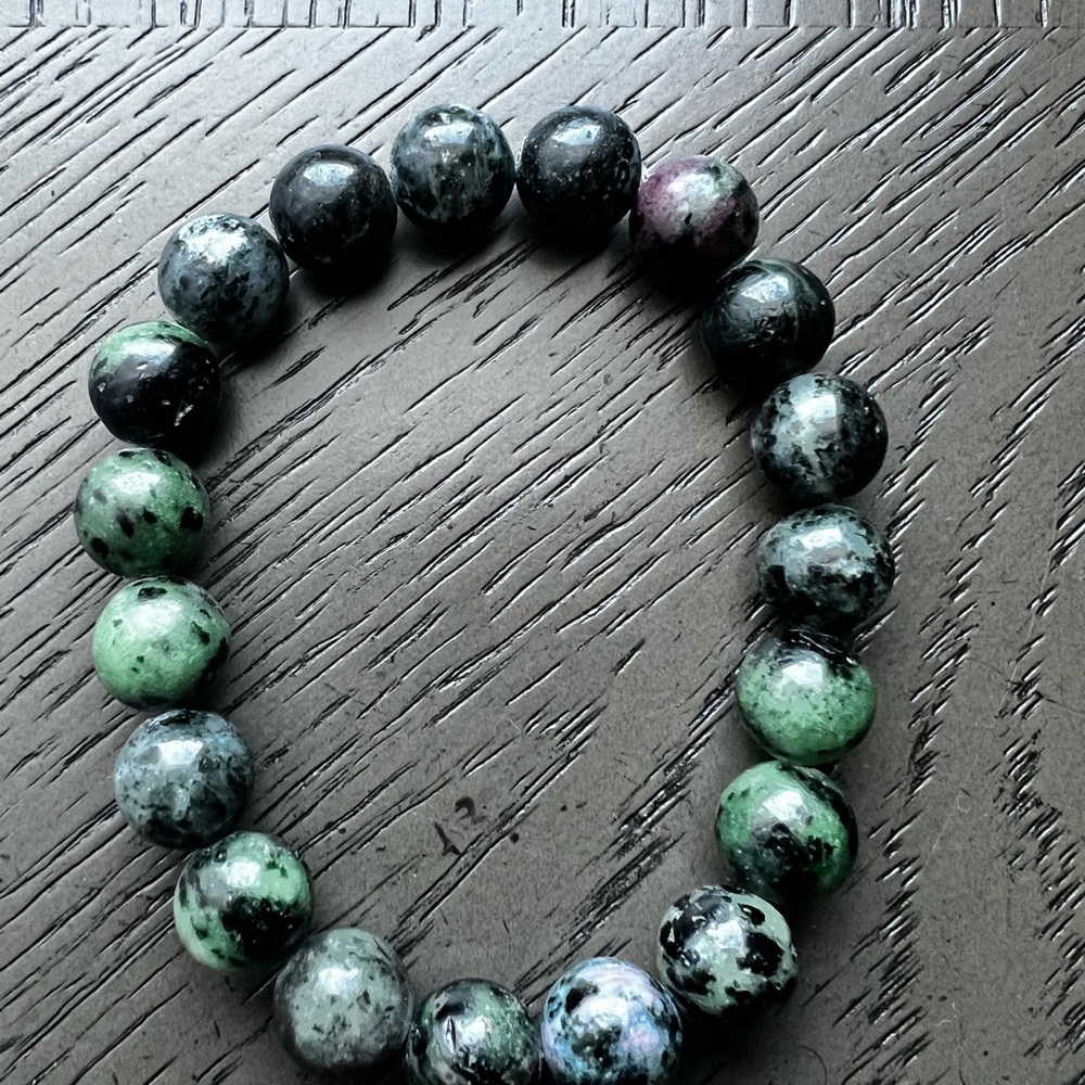 Ruby Zoisite bracelet - Picture 2 of 3